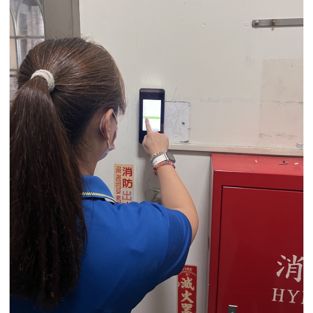 人臉辨識打卡機 人臉辨識打卡機